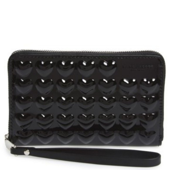 Marc Jacobs Handbags - NWT Marc Jacobs Heart Leather Smartphone Wallet